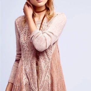 Anthropologie lightweight flare bottom sweater. Size S💫